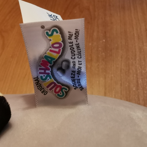 Max the Rainbow Racoon Squishmallow - Picture 5 of 5